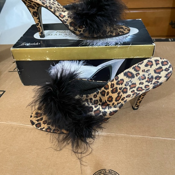 VINTAGE LEOPARD FREDERICKS OF HOLLYWOOD SLIPPERS - Picture 2 of 3